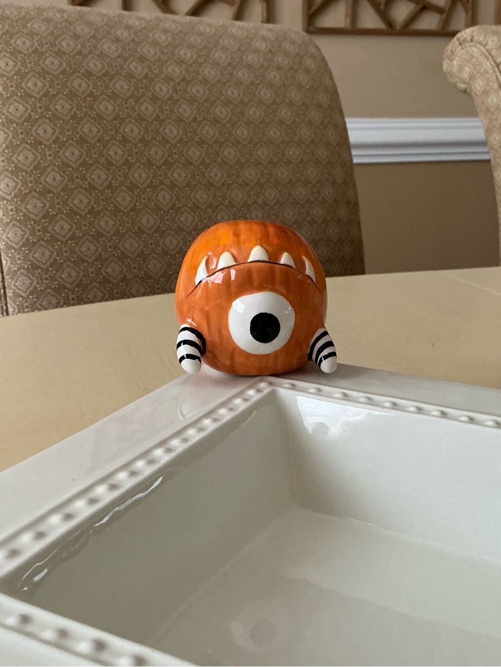 Orange 1-Eyed Monster Platter Decoration 👹